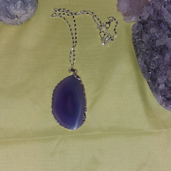 Purple Agate Slice Pendant 💜 Necklace - Picture 2 of 2